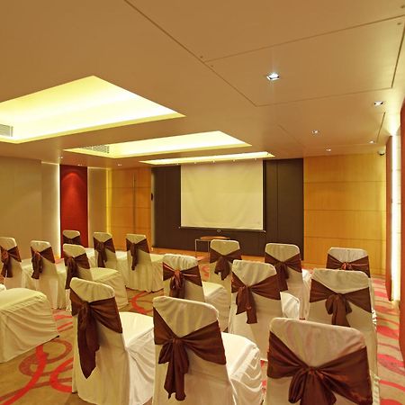 Comfort Inn Legacy Rajkot Business bilde