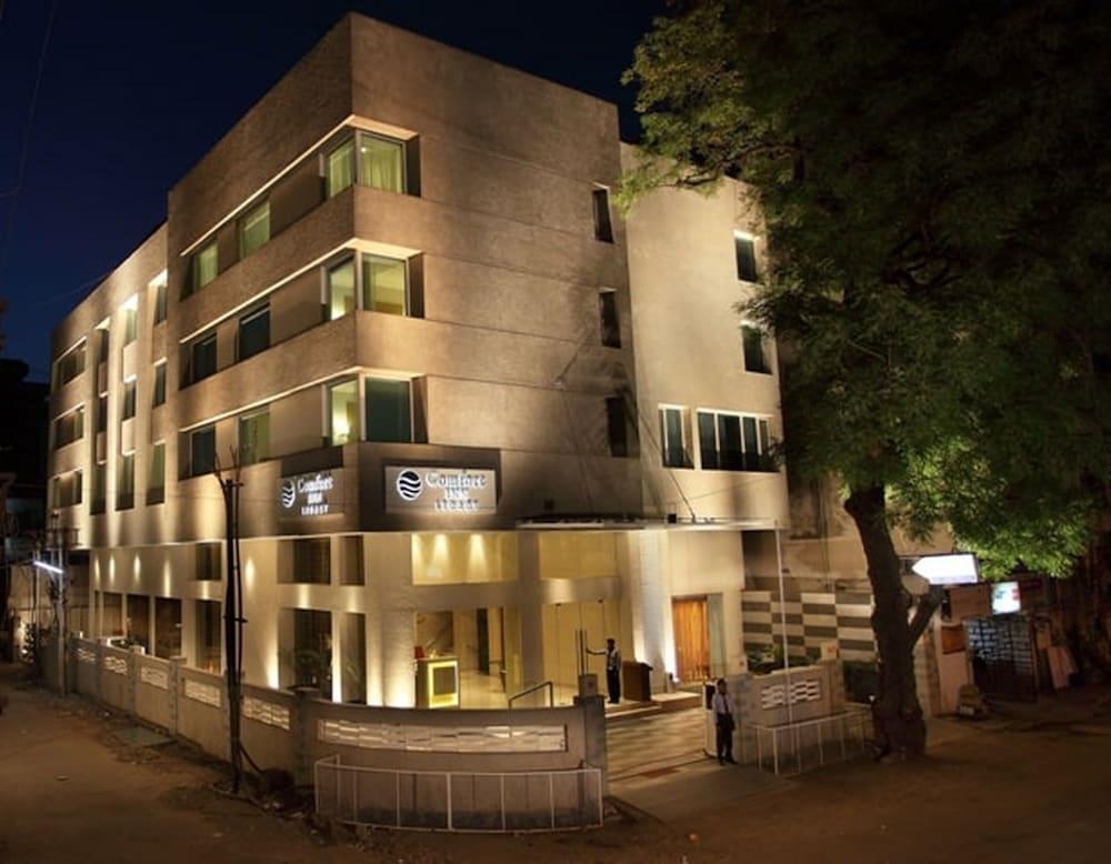 Comfort Inn Legacy Rajkot Eksteriør bilde
