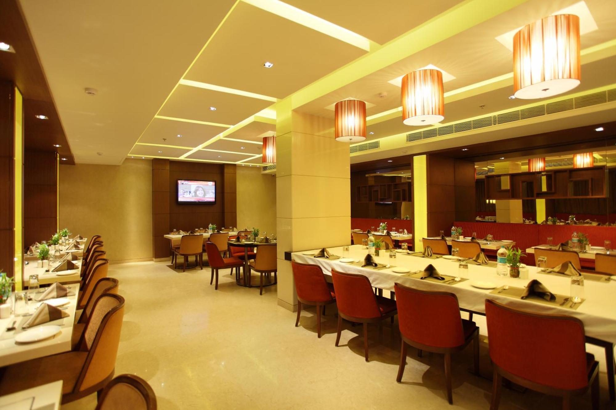 Comfort Inn Legacy Rajkot Eksteriør bilde