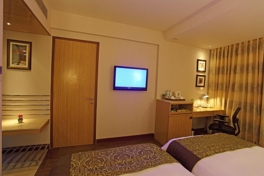 Comfort Inn Legacy Rajkot Eksteriør bilde