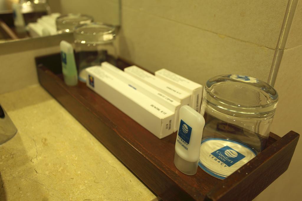 Comfort Inn Legacy Rajkot Eksteriør bilde