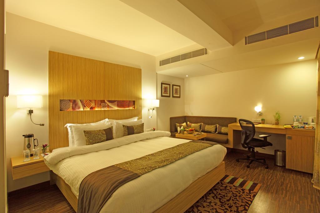 Comfort Inn Legacy Rajkot Eksteriør bilde