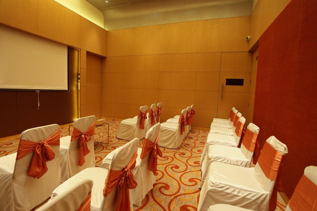 Comfort Inn Legacy Rajkot Eksteriør bilde