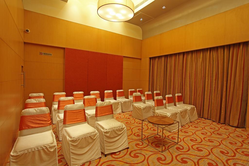 Comfort Inn Legacy Rajkot Eksteriør bilde
