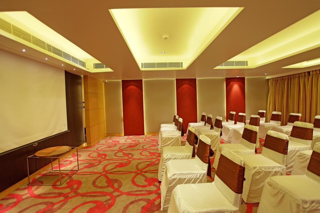 Comfort Inn Legacy Rajkot Eksteriør bilde