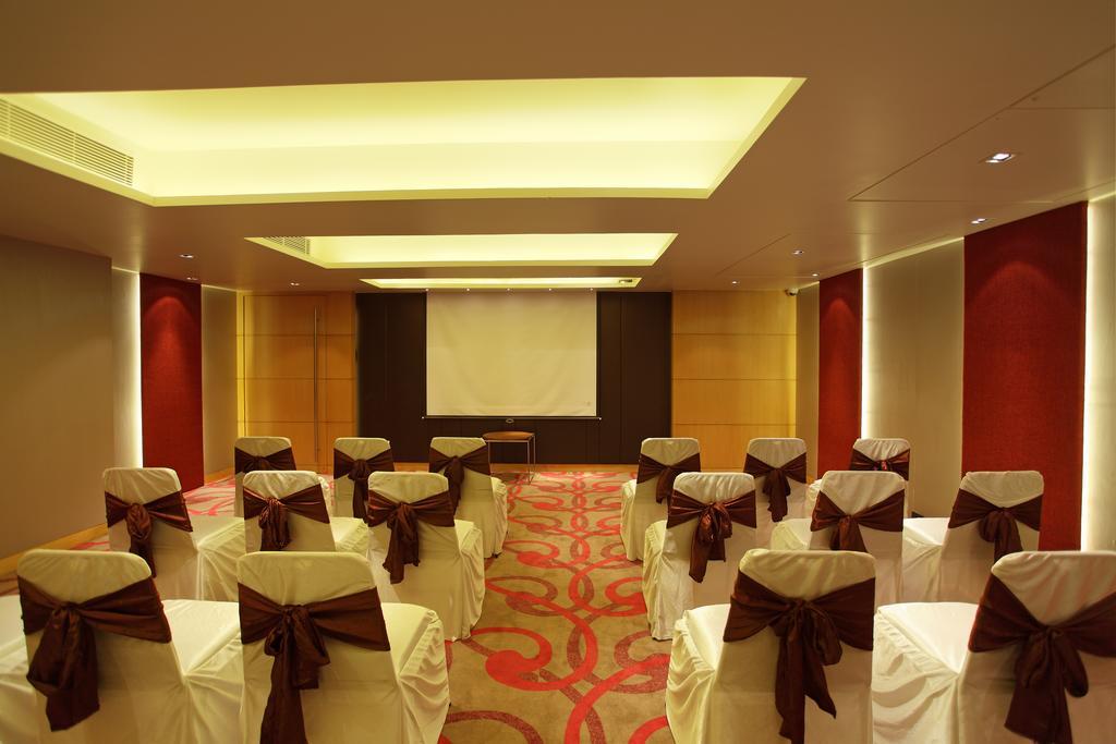 Comfort Inn Legacy Rajkot Eksteriør bilde