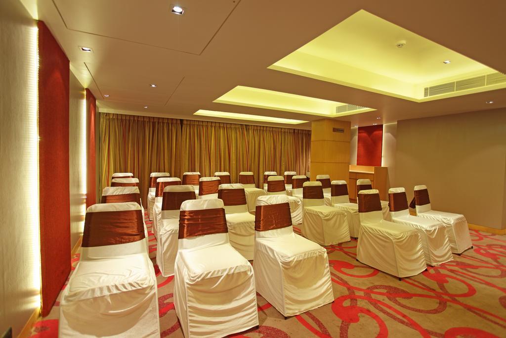 Comfort Inn Legacy Rajkot Eksteriør bilde