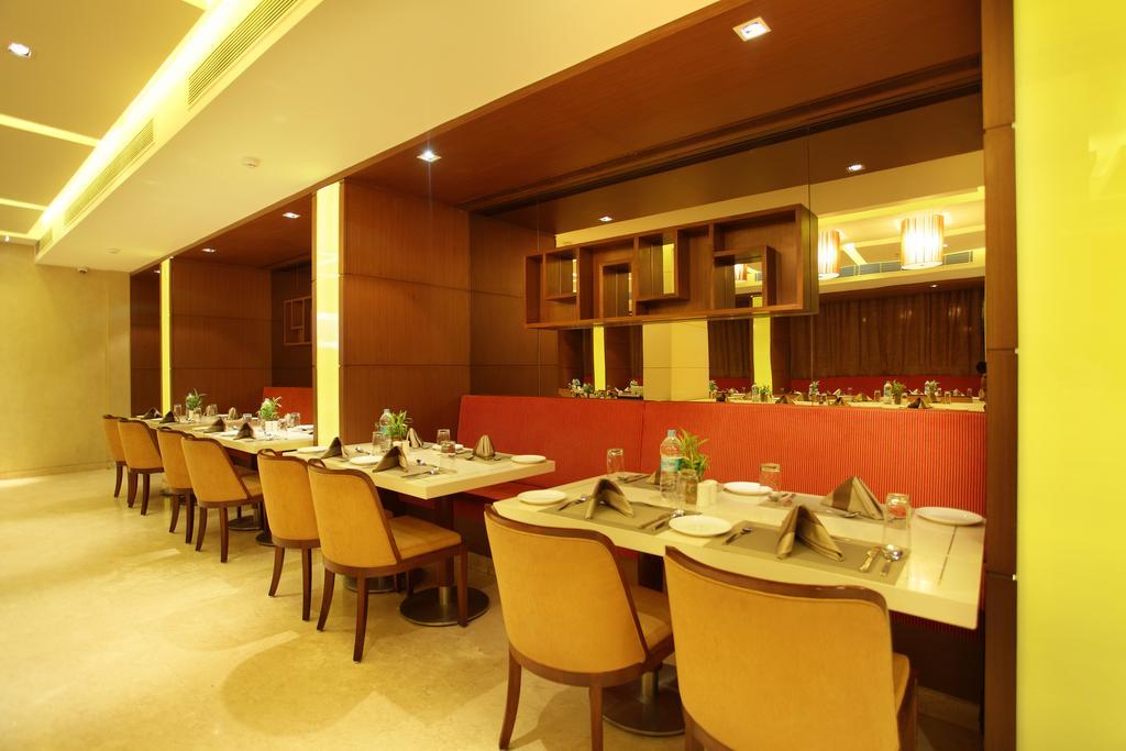 Comfort Inn Legacy Rajkot Eksteriør bilde
