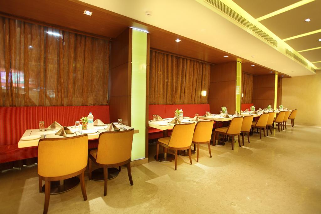 Comfort Inn Legacy Rajkot Eksteriør bilde