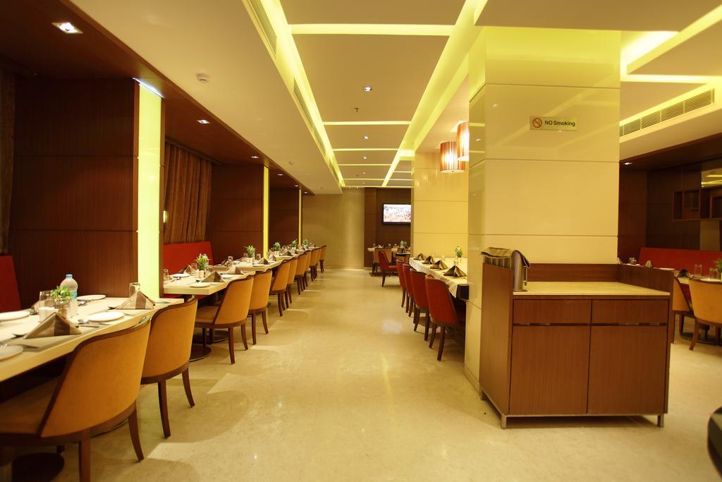 Comfort Inn Legacy Rajkot Eksteriør bilde
