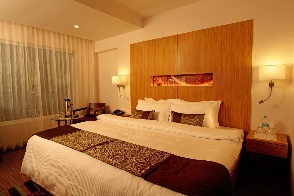 Comfort Inn Legacy Rajkot Eksteriør bilde