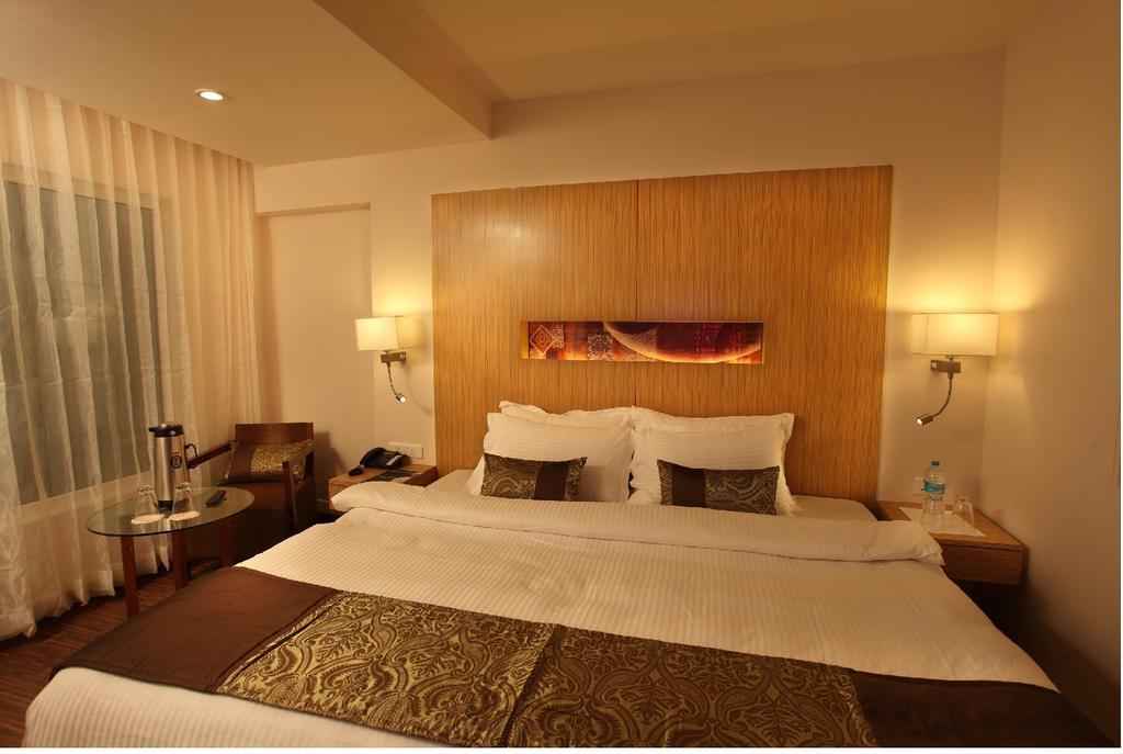 Comfort Inn Legacy Rajkot Eksteriør bilde
