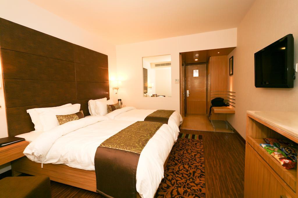 Comfort Inn Legacy Rajkot Eksteriør bilde