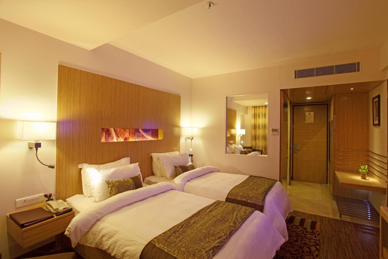 Comfort Inn Legacy Rajkot Eksteriør bilde